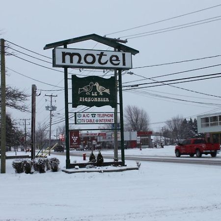 Auberge - Motel Le Pigeonnier Farnham Bagian luar foto